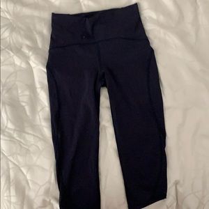 Lululemon invigorate crop